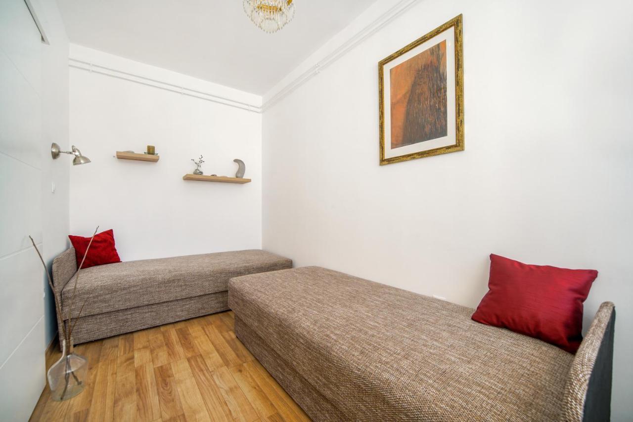 Illy Apartman Apartment เอ็กเกอร์ ภายนอก รูปภาพ